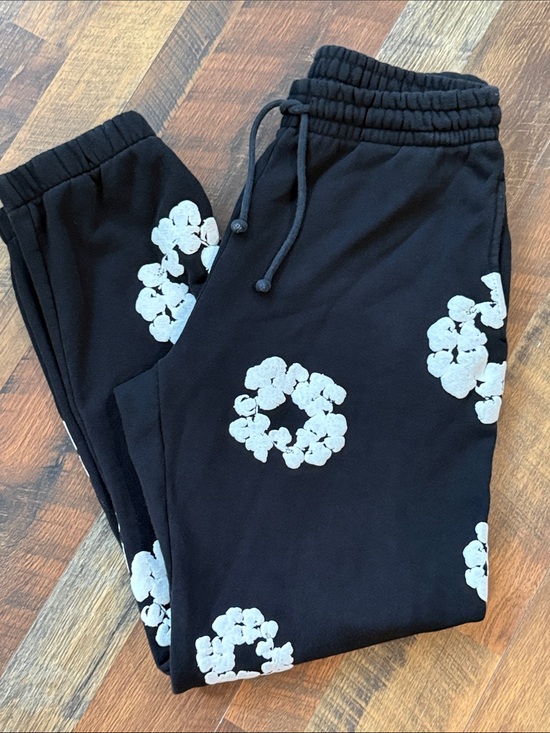 Denim Tears Other - Denim Tears Cotton Wreath Sweatpants Black White Size Large Made in USA